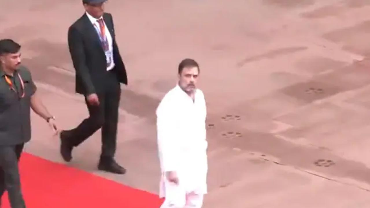 Rahul Gandhi: పదేళ్ల తర్వాత తొలిసారి.. స్వాతంత్య్ర వేడుకల్లో పాల్గొన్న ప్రతిపక్ష నేత