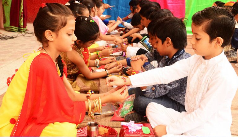Rakhi Festival: ఆడపడుచులకు ఆర్టీసీ బంపరాఫర్.. రాఖీల రవాణా కోసం ప్రత్యేక ఏర్పాట్లు..