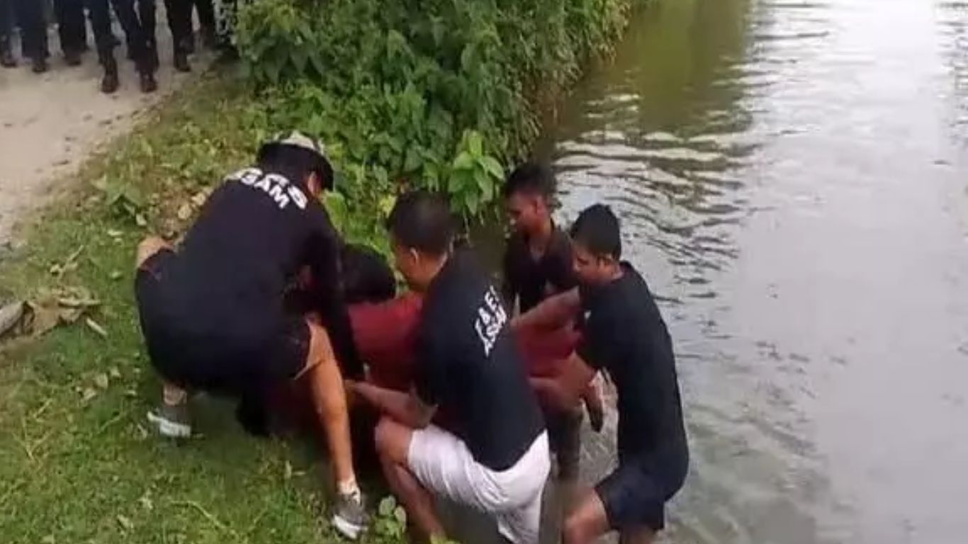 Gangrape Case: తప్పించుకునే ప్రయత్నంలో నిందితుడు చెరువులో దూకి మృతి.. (వీడియో)