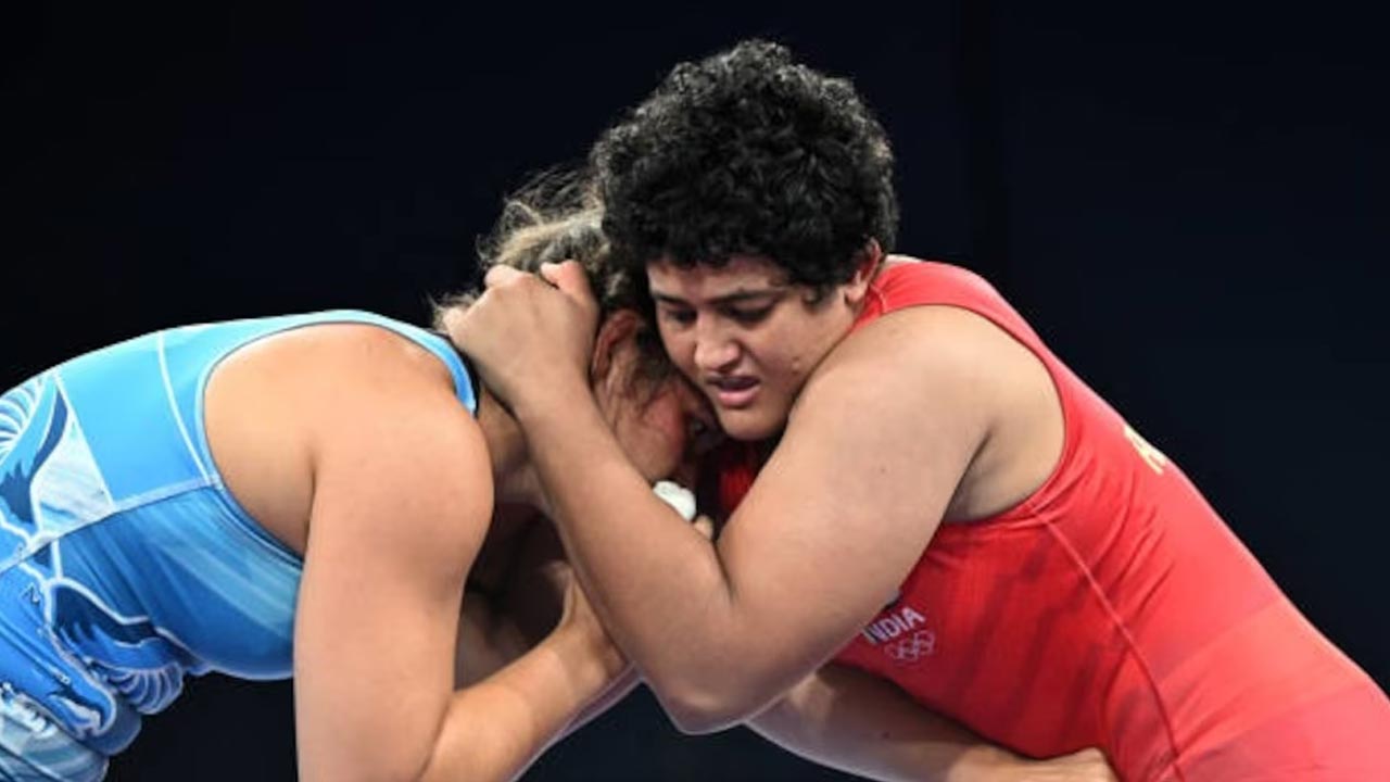 Paris Olympics 2024: క్వార్టర్ ఫైనల్⁭కు భారత రెజ్లర్..