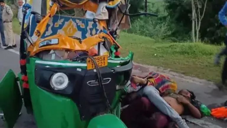 Road Accident: ఘోర రోడ్డు ప్రమాదం.. ఐదుగురు స్పాట్ డెడ్.. మరో ఆరుగురు..