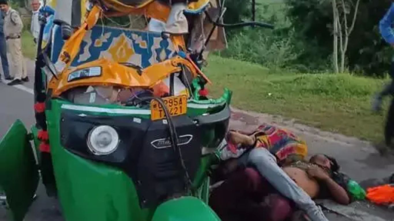 Road Accident: ఘోర రోడ్డు ప్రమాదం.. ఐదుగురు స్పాట్ డెడ్.. మరో ఆరుగురు..