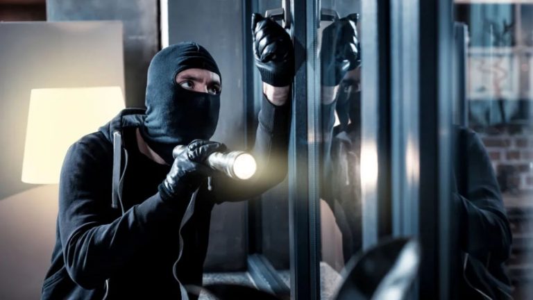 Robbery: మగవాళ్ళంతా దొంగతనాలు.. దొంగలించిన వాటిని ఆడవాళ్లు విక్రయం.. ఎక్కడంటే.?