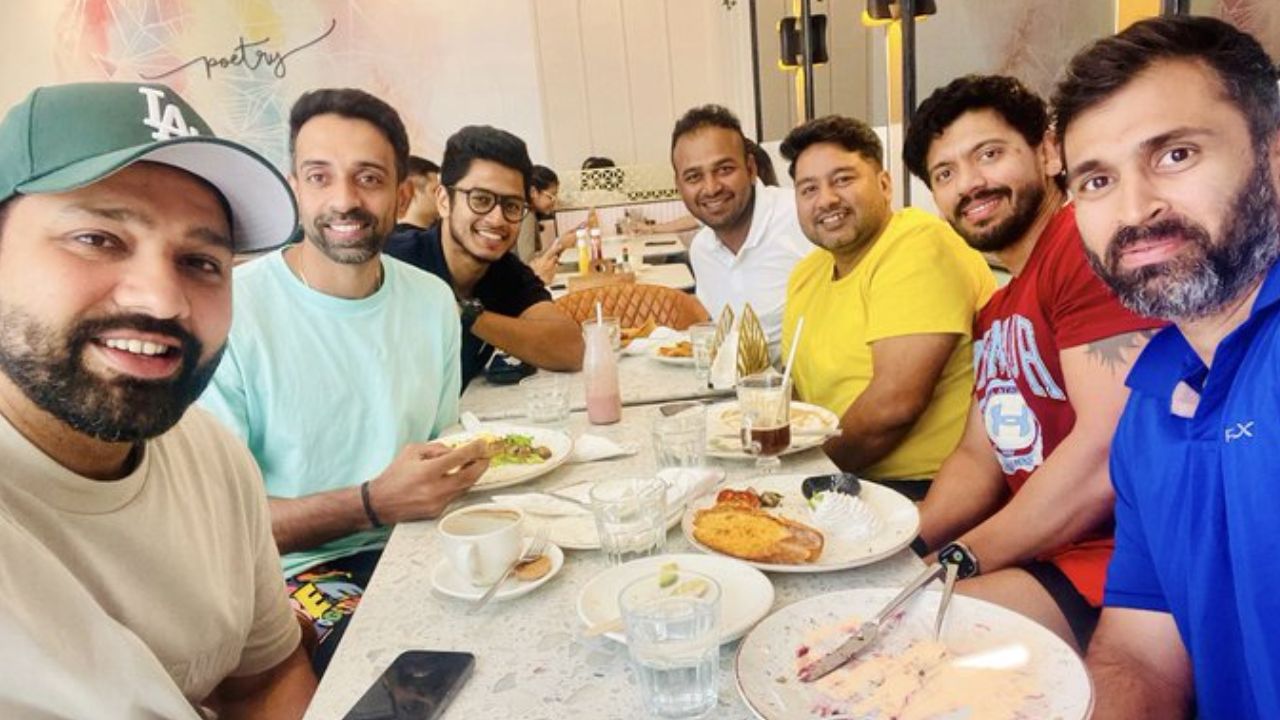 Rohit Sharma: స్నేహితులతో చిల్ అవుతున్న రోహిత్.. పిక్స్ వైరల్!