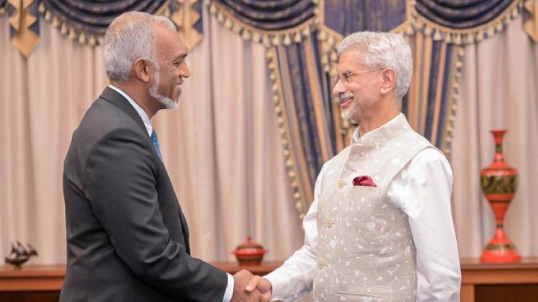 S Jaishankar: మాల్దీవుల ప్రెసిడెంట్‌తో జైశంకర్ భేటీ..ద్వైపాక్షిక సంబంధాలపై చర్చ..