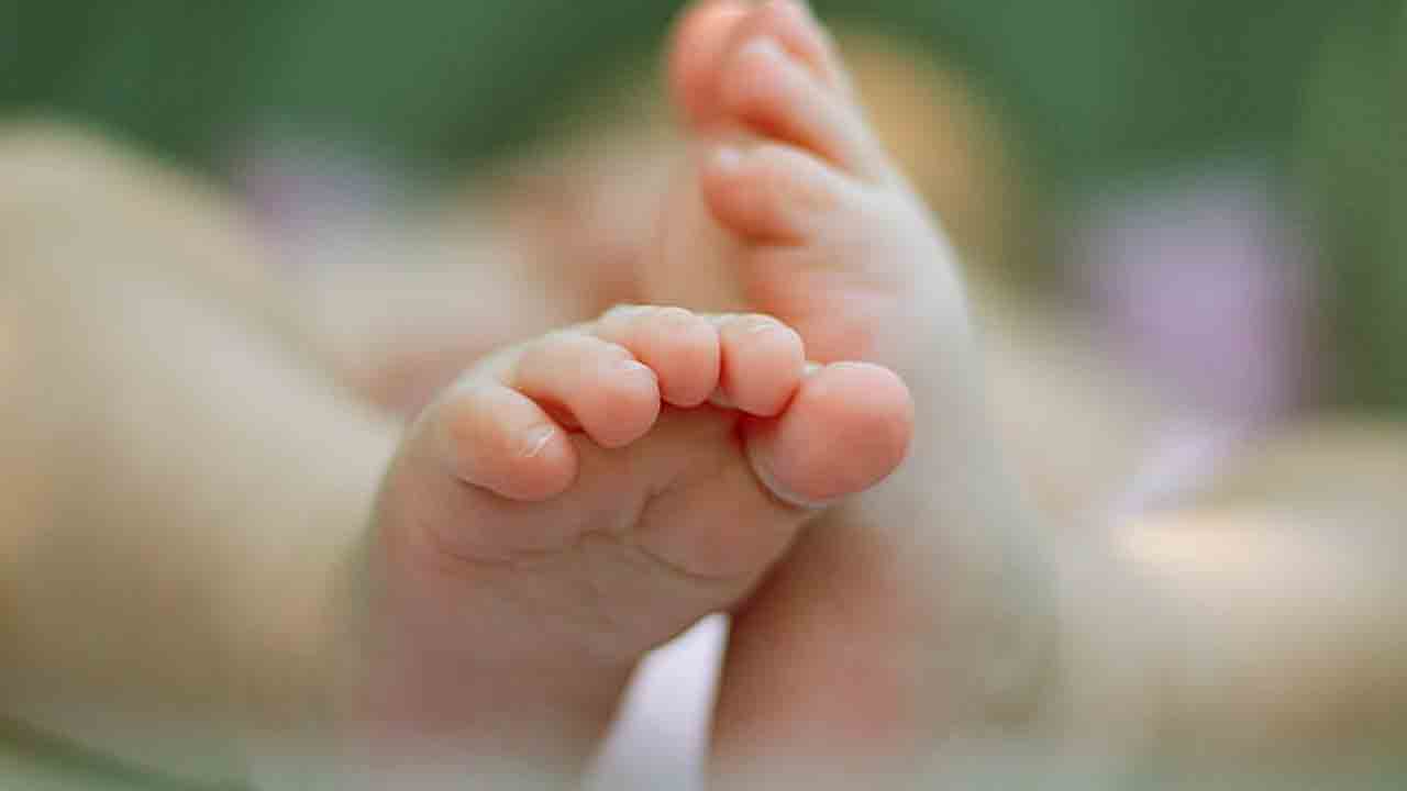 Telangana: ఇలా కూడా ఉంటారా?.. మనవడిని అమ్మేసిన నాయనమ్మ.. దత్తత పేరుతో డ్రామా!