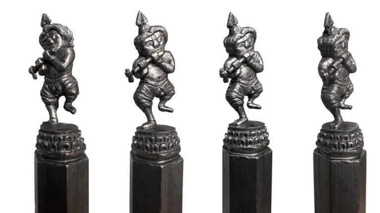 Sri Krishna Art: వావ్.. కృష్ణయ్యని పెన్సిల్ మొనపై భలే చేసాడుగా..