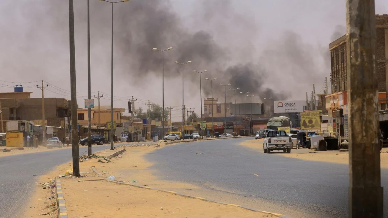 Paramilitary Attack: పారామిలటరీ బలగాల నరమేధం.. 80 మంది సామాన్యులు హతం