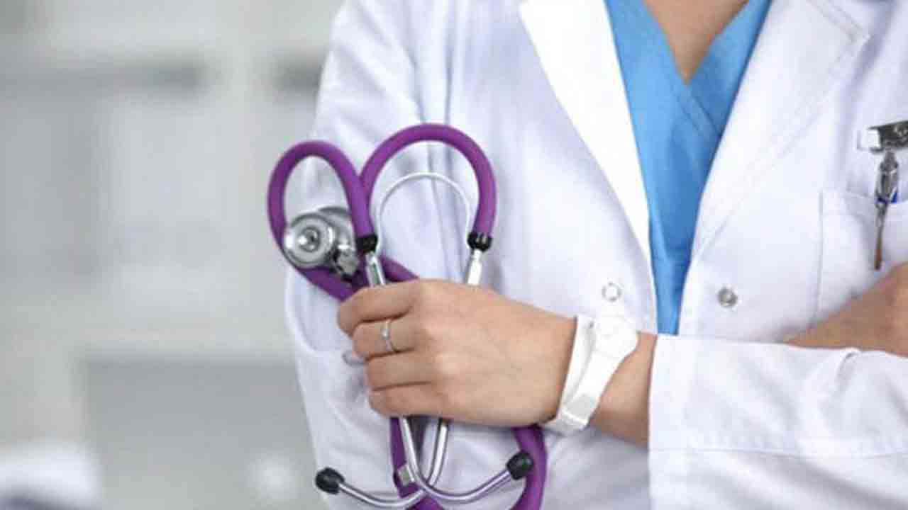 Tirupati SVIMS Hospital: స్పృహలోకి రాగానే లేడీ డాక్టర్‌పై పేషెంట్ దాడి