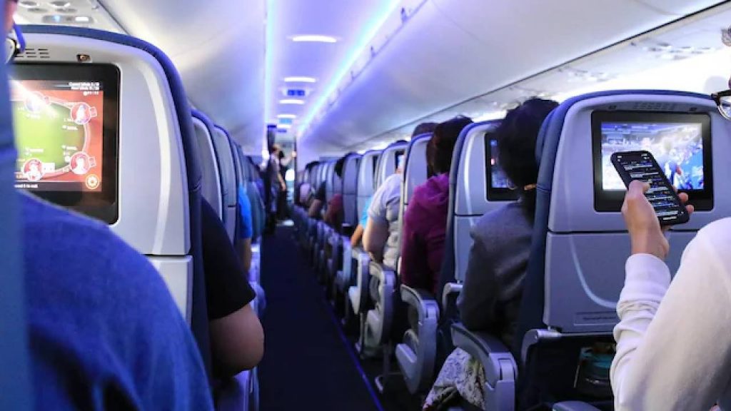 Us Man Asks Flight Attendant For Sex