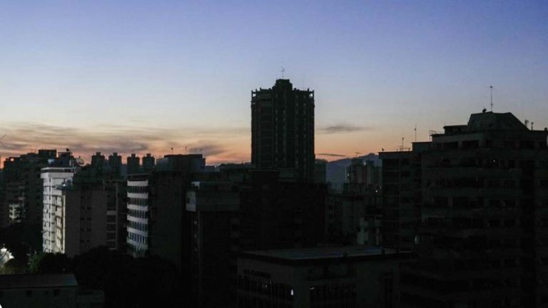 Venezuela: తీవ్ర విద్యుత్ సంక్షోభం .. అంధకారంలో వెనుజువెలా