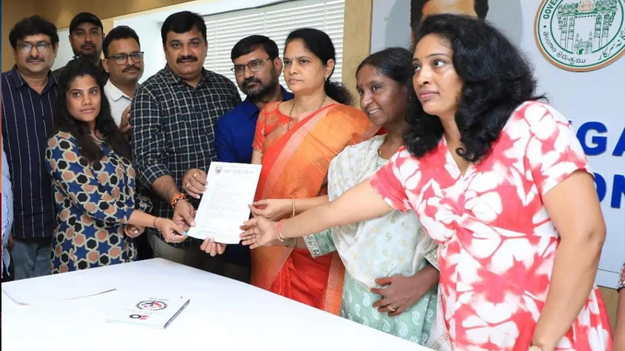 TFJA: వేణు స్వామిపై తెలంగాణ స్టేట్‌ మహిళా కమిషన్‌కు ఫిర్యాదు చేసిన టీఎఫ్‌జేఏ