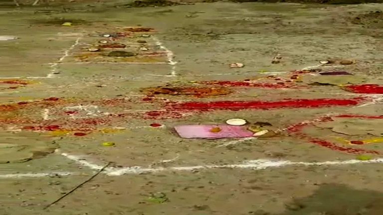 Occult Worship: వికారాబాద్ లో క్షుద్ర పూజల కలకలం… కాలేజ్ లో ఆవరణలో ఆనవాళ్లు..