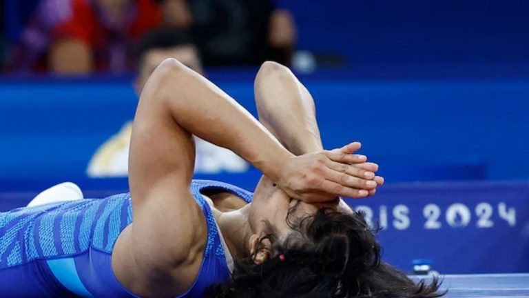 Paris Olympics: ఒట్టిచేతులతో భారత్ కు వినేష్ ఫోగట్..!