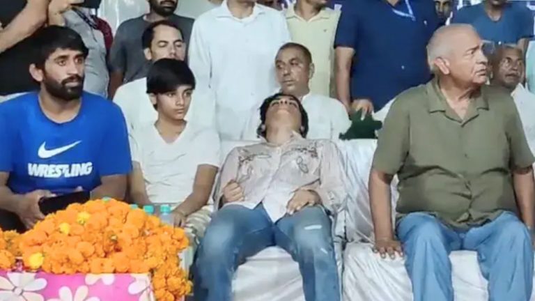 Vinesh Phogat: అస్వస్థతకు గురైన వినేశ్‌ ఫొగాట్!