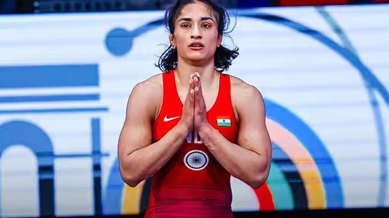Paris Olympics 2024: వరల్డ్ నెం.1 రెజ్లర్⁭కు షాకిచ్చిన వినేష్ ఫోగట్..