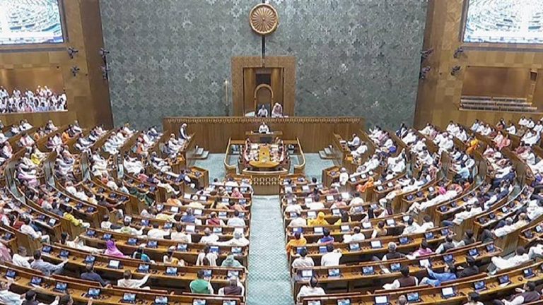 Waqf Bill: ‘‘రాజ్యాంగంపై దాడి’’.. వక్ఫ్ బిల్లుపై కాంగ్రెస్‌ సహా విపక్షాల ఆందోళన..