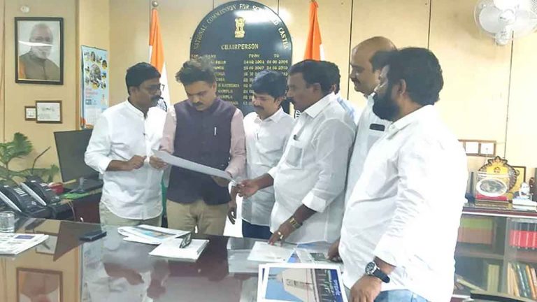 YSRCP: జాతీయ ఎస్సీ కమిషన్‌ను కలిసిన వైసీపీ బృందం.. విజయవాడ ఘటనపై ఫిర్యాదు