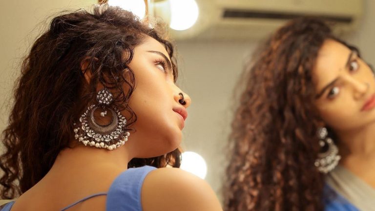 Anupama : గ్లామర్ డోర్లు తెరిచిన అనుపమకి ఆఫర్లే ఆఫర్లు