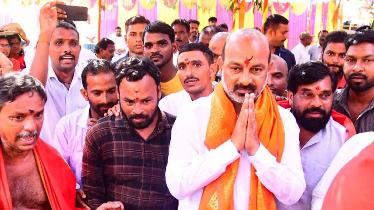 Bandi Sanjay : రేవంత్ రెడ్డికి రైతుల పట్ల ఎంత చిత్తశుద్ధి ఎంత ఉందో అర్థమవుతుంది