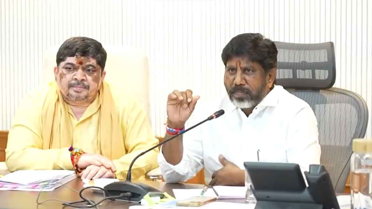 Ponnam Prabhakar : గురుకుల పాఠశాలల స్థల సేకరణ, డిజైన్స్ త్వరగా పూర్తి చేయాలి