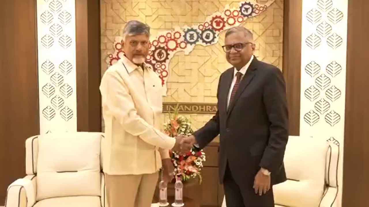 CM Chandrababu: ఏపీ సీఎంతో టాటా గ్రూప్ చైర్మన్ భేటీ.. పెట్టుబడులపై కీలక నిర్ణయం..