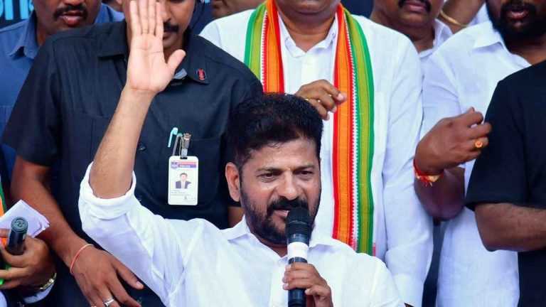 CM Revanth Reddy : బ్యాంకులను రైతుల కోసం జాతీయం చేశారు ఇందిరాగాంధీ