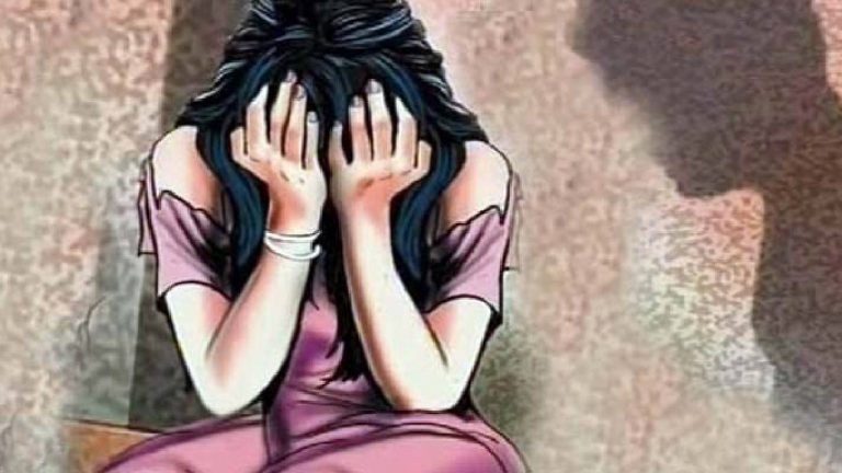 Bengaluru: పార్టీ నుంచి తిరిగి వస్తున్న విద్యార్థిని.. లిఫ్ట్ ఇచ్చి రేప్ చేసిన బైకర్..