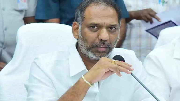 Minister Gottipati Ravi kumar: భారీ వర్షాలు.. విద్యుత్‌ శాఖ నష్టంపై మంత్రి సమీక్ష