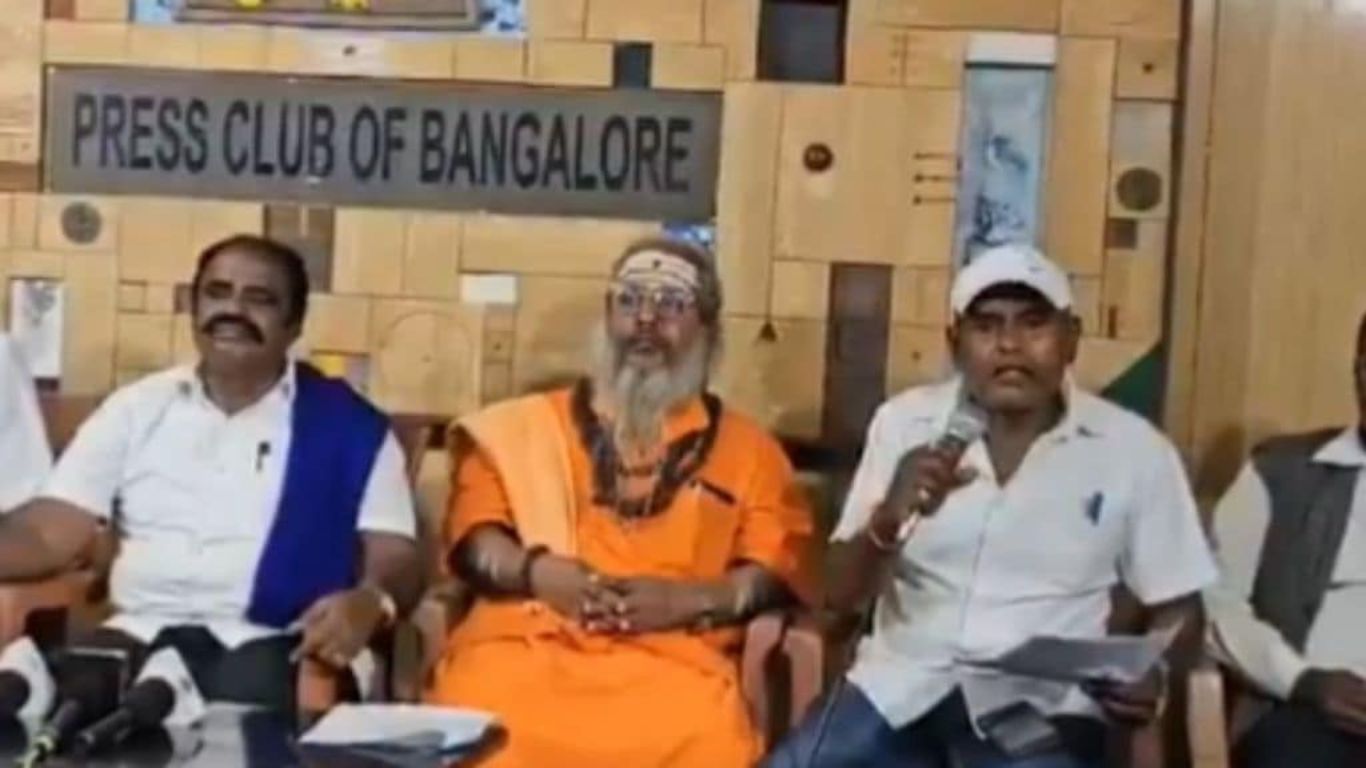 Live Heart Attack: విలేకరుల సమావేశం నిర్వహిస్తుండగా ఆకస్మికంగా గుండెపోటు.. చివరకి.?