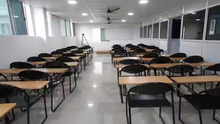 Delhi: ఢిల్లీలో దారుణం.. సివిల్స్ విద్యార్థిని ఆత్మహత్య.. కన్నీళ్లు తెప్పిస్తున్న సూసైడ్ లెటర్