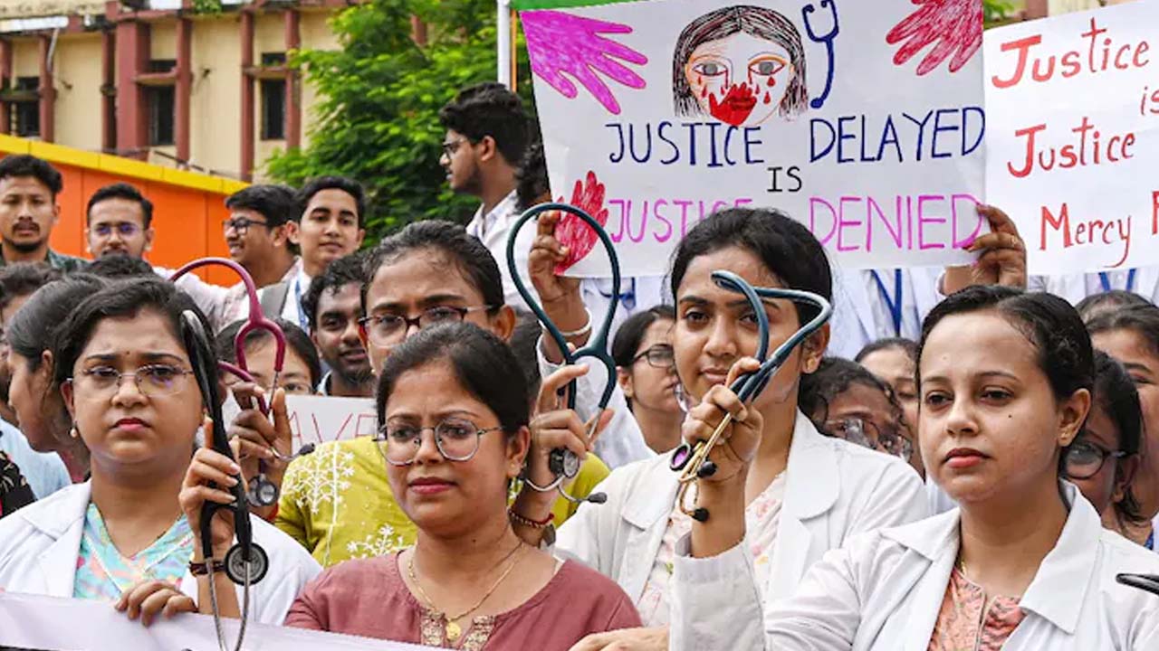 Kolkata Murder Case: రేపు దేశవ్యాప్తంగా 24 గంటల పాటూ వైద్య సేవలు బంద్‌..