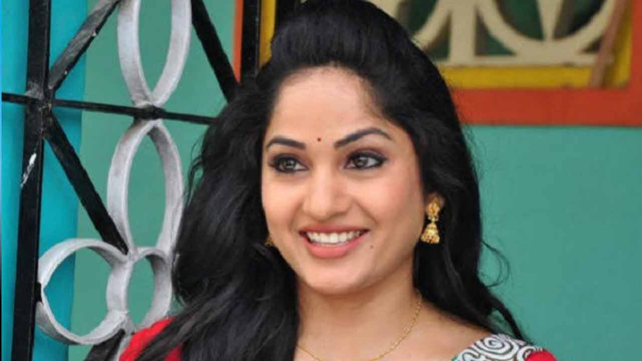 Madhavi Latha: మహిళలు, చిన్నారులు ఎలాంటి సమస్యలో ఉన్నా మేము ముందుంటాం!