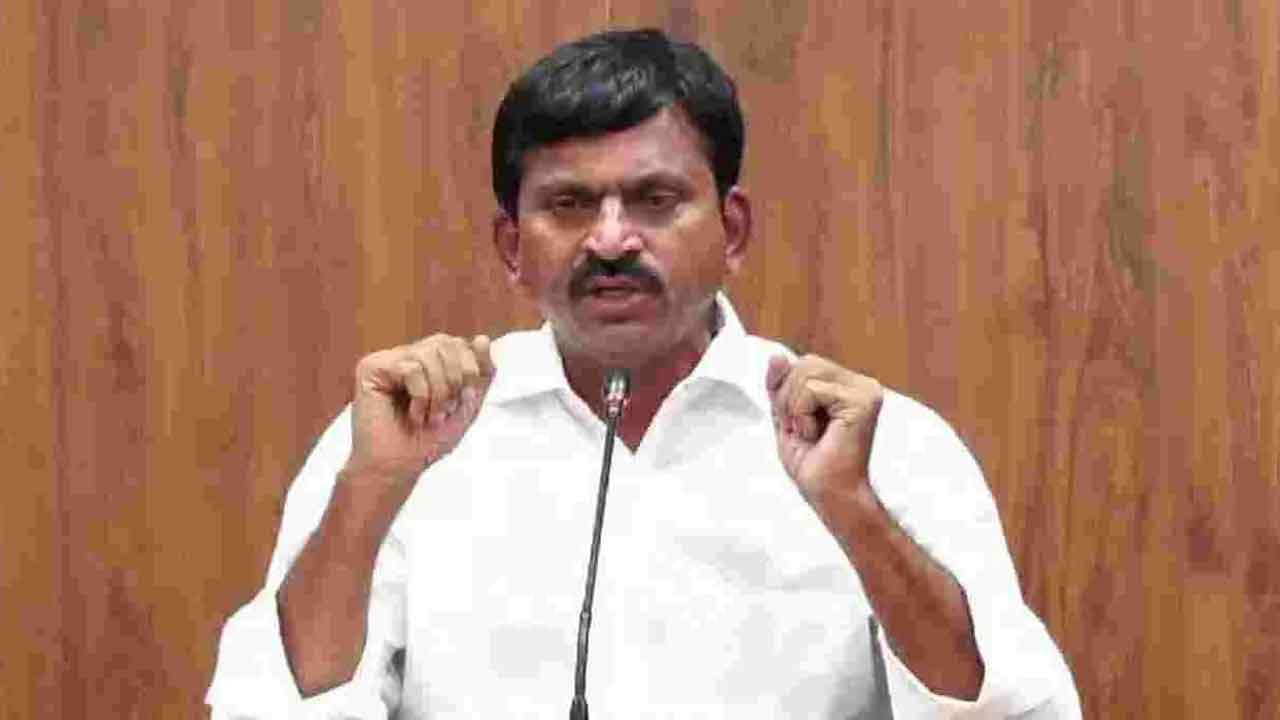 Ponguleti Srinivas Reddy :  వరదలో కొట్టుకుపోయిన కూలీ కుటుంబం.. కన్నీరు పెట్టుకున్న మంత్రి పొంగులేటి…