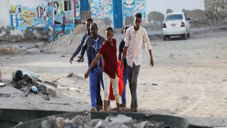 Somalia beach: సోమాలియా బీచ్‌లో ఆత్మాహుతి దాడి.. 32 మంది మృతి