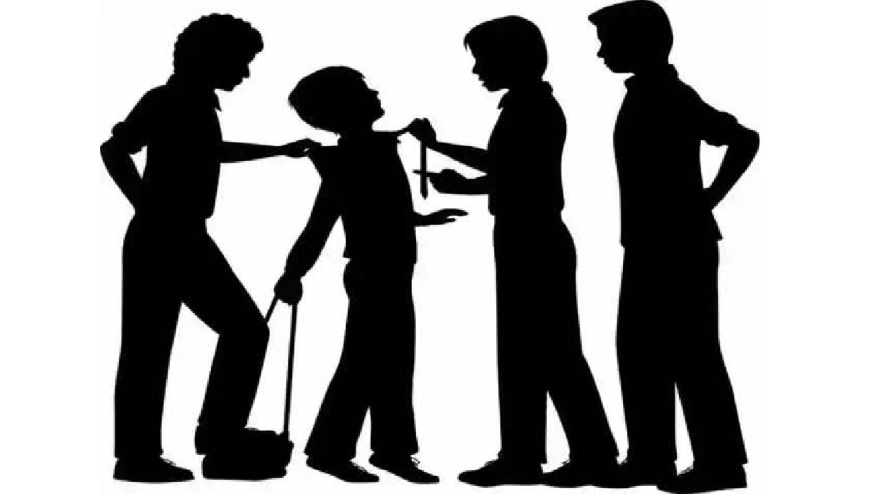 Nandyala: ఇలా తయారయ్యారేంట్రా..?అమ్మాయి కోసం విద్యార్థుల మధ్య తీవ్ర ఘర్షణ..