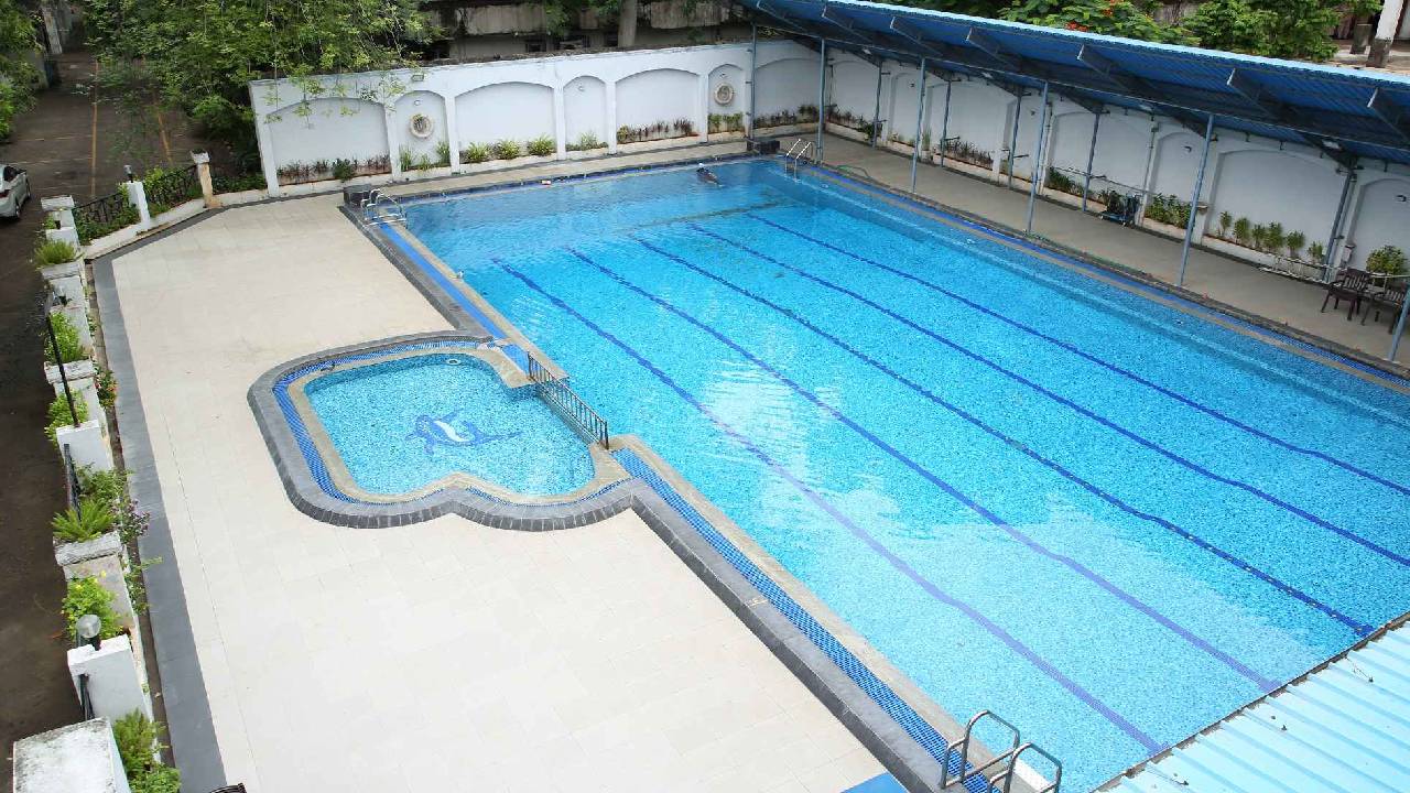 Medchal District : రాత్రంతా మిత్రులతో ఫాంహౌజ్ లో ఎంజాయ్.. ఉదయం స్విమ్మింగ్ ఫుల్ లో మృతదేహం