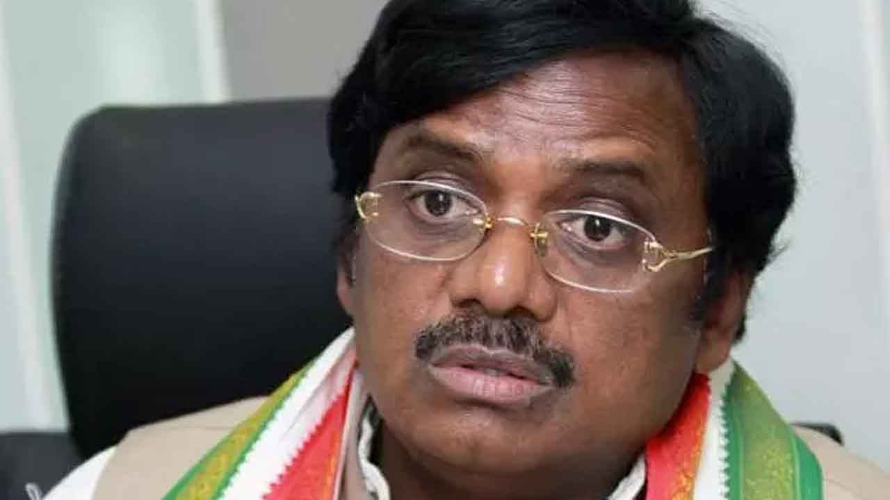 Vivek Venkataswamy : v6, వెలుగు మీడియా హౌస్‌ను అనగదొక్కాలని చాలా ప్రయత్నాలు చేశారు…