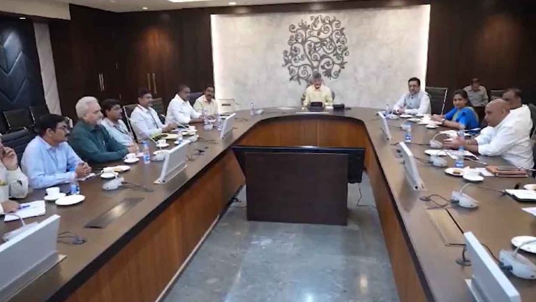 AP CM Chandrababu: సాధారణ విపత్తులా ఈ విపత్తును చూడకండి.. ఉదారంగా సాయం చేయండి..