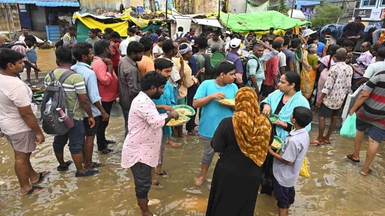 AP Floods: వరద బాధితుల కోసం వెల్లువెత్తుతున్న విరాళాలు.. ఈరోజు ఎన్ని కోట్ల విరాళాలంటే..?
