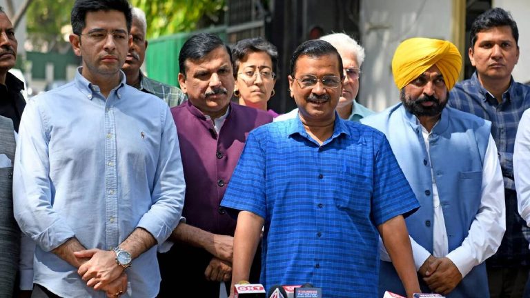 Arvind Kejriwal: కేజ్రీవాల్ ‘‘సోనియాగాంధీ’’ మోడల్ అనుసరిస్తున్నారని బీజేపీ ఎద్దేవా.. ‘‘జిమ్మిక్’’గా కాంగ్రెస్ వర్ణన..