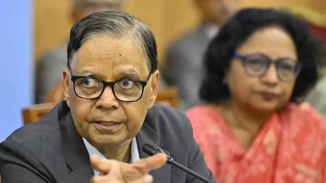 Arvind Panagariya : తెలంగాణ లో మేము పర్యటిస్తున్నాం.. రాష్ట్రంలోని ఆర్థిక పరిస్థితిని రాష్ట్రం వివరించింది