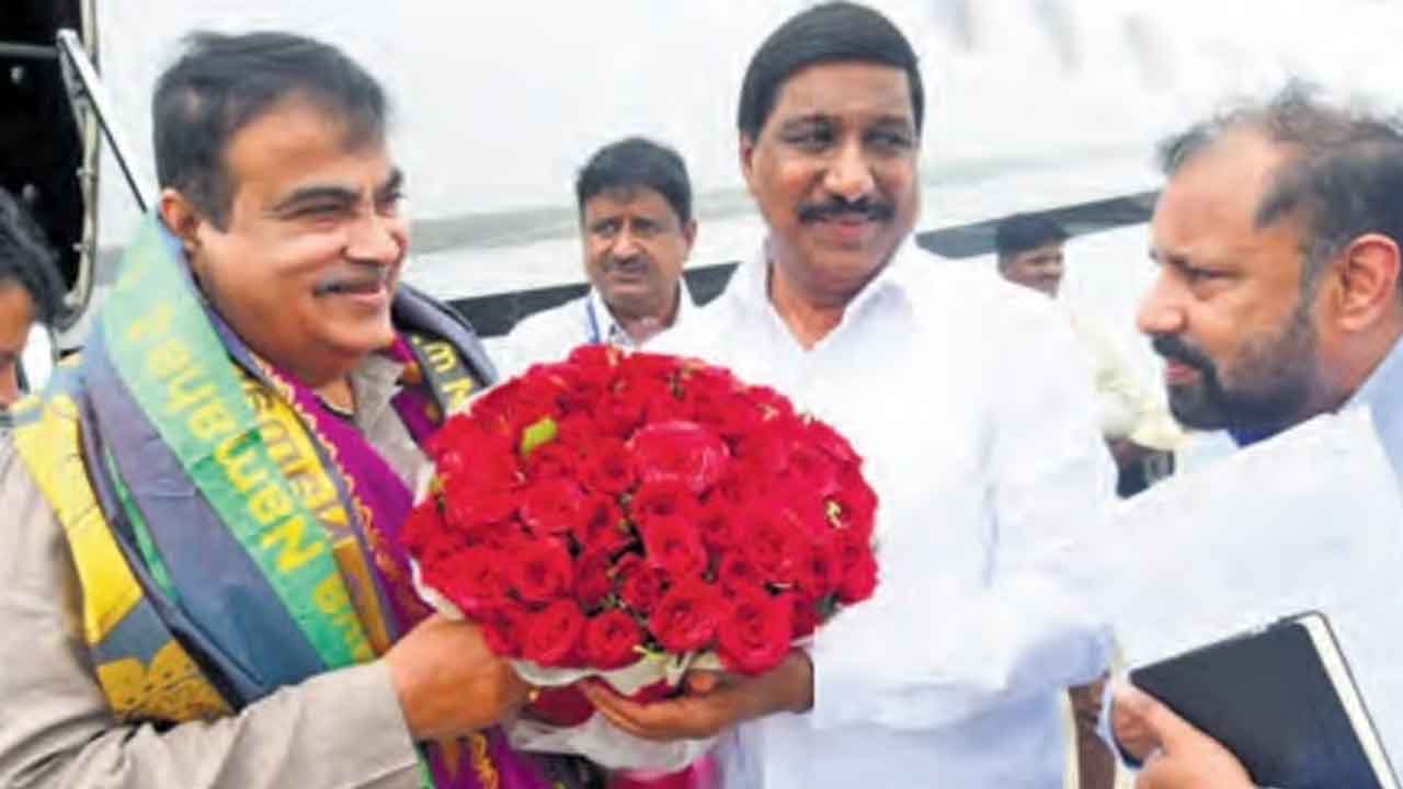 BC Janardhan Reddy: నితిన్‌ గడ్కరీతో మంత్రి జనార్దన్‌రెడ్డి భేటీ.. ఏపీకి అదనపు నిధులు..!