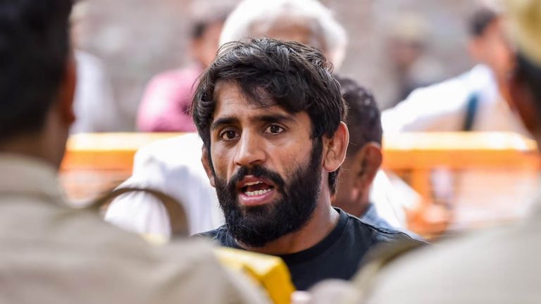 Bajrang Punia:  “కాంగ్రెస్‌ని వదిలిపెట్టండి. లేదంటే”.. బజరంగ్ పూనియాకు బెదిరింపు మెసేజ్