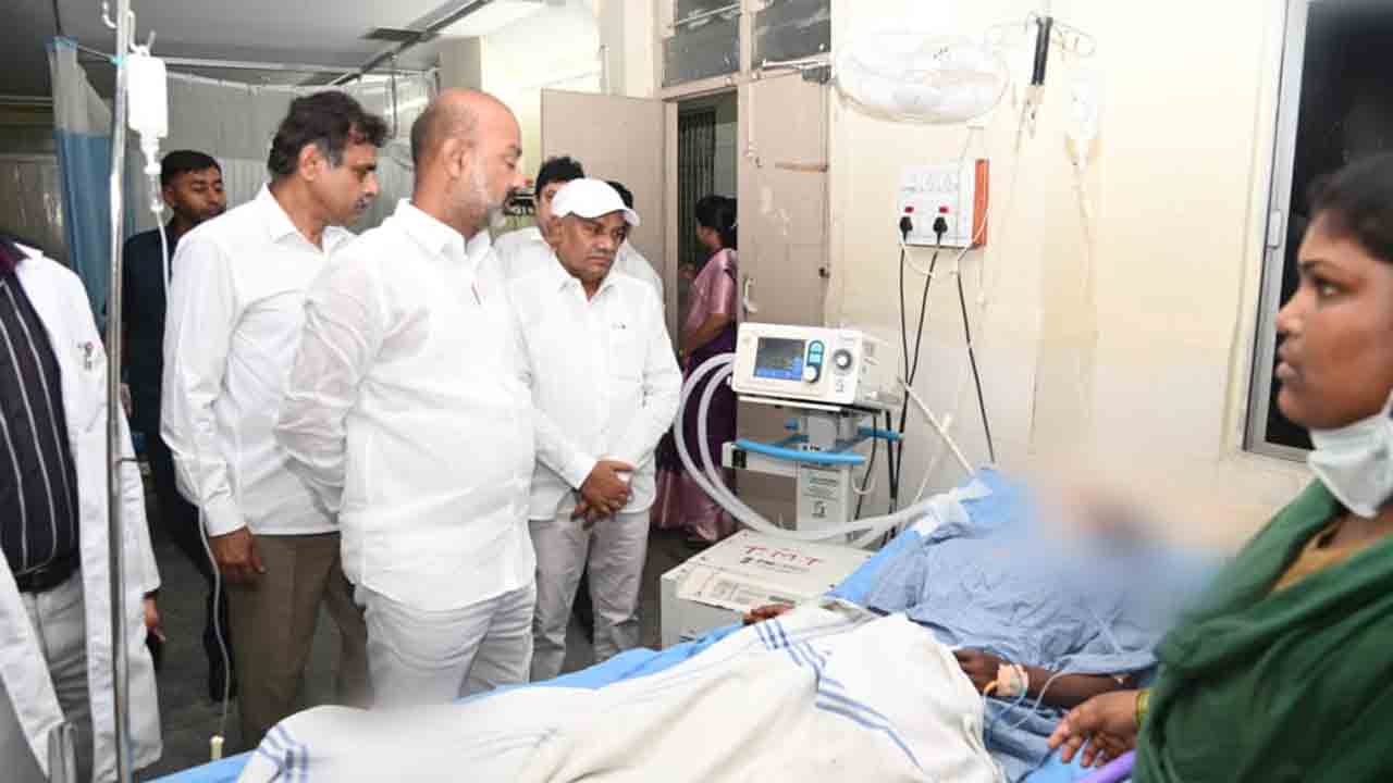 Bandi Sanjay: మహిళల మానప్రాణాలకంటే ఫర్నీచర్ ముఖ్యమా?