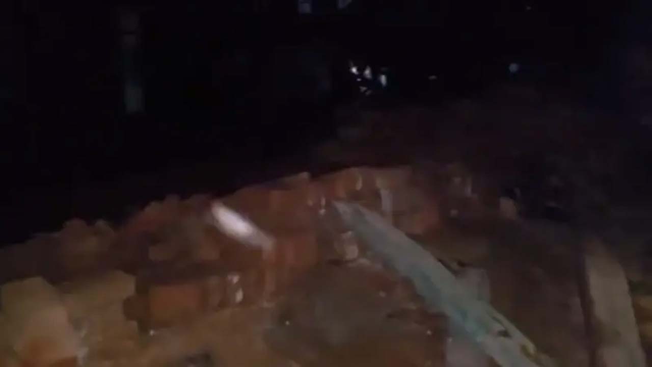 Bihar: బీహార్‌లో విషాదం.. ఆలయం గోడ కూలి ఇద్దరు చిన్నారుల మృతి