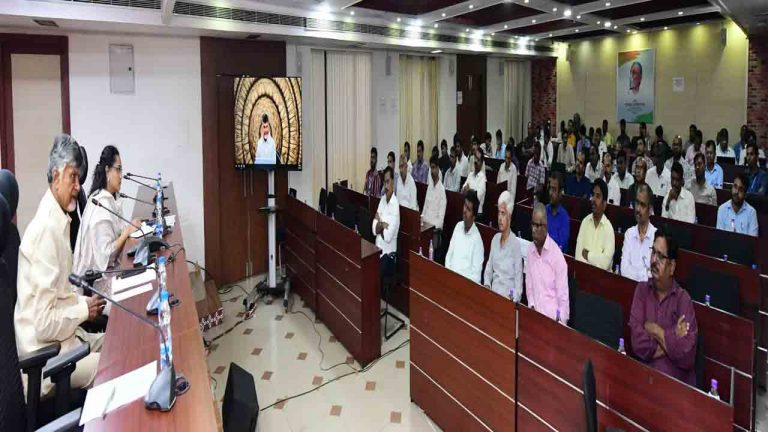 CM Chandrababu: ఎలక్ట్రానిక్ కంపెనీల ప్రతినిధులతో సీఎం చంద్రబాబు సమావేశం..