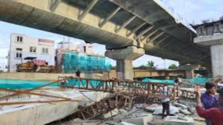 Flyover Collapse: ఘోర ప్రమాదం.. కూలిన నిర్మాణంలో ఉన్న ఫ్లైఓవర్!
