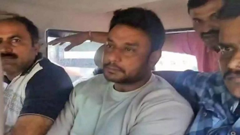 Darshan : రెండు రోజుల క్రితమే బెయిల్.. ఆసుపత్రిలో చేరిన దర్శన్