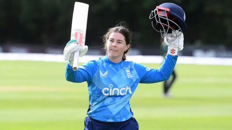 ENGW vs IREW: ప్రచంచ రికార్డ్ సృష్టించిన ఇంగ్లాండ్.. 275 పరుగుల తేడాతో విజయం..